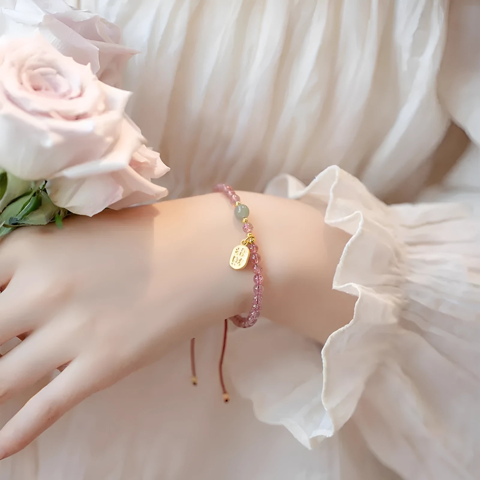 Hand-woven strawberry quartz crystal bracelet on red rope simple women's national tide style single piece