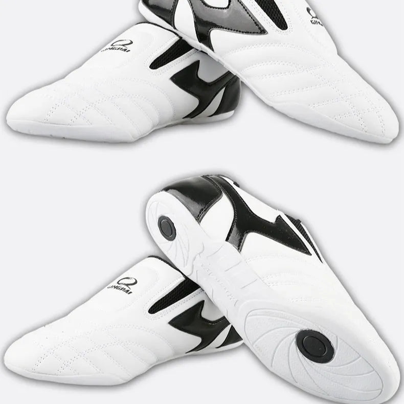 Children's black and white Taekwondo shoes with soft bottom and widened PU leather upper for training