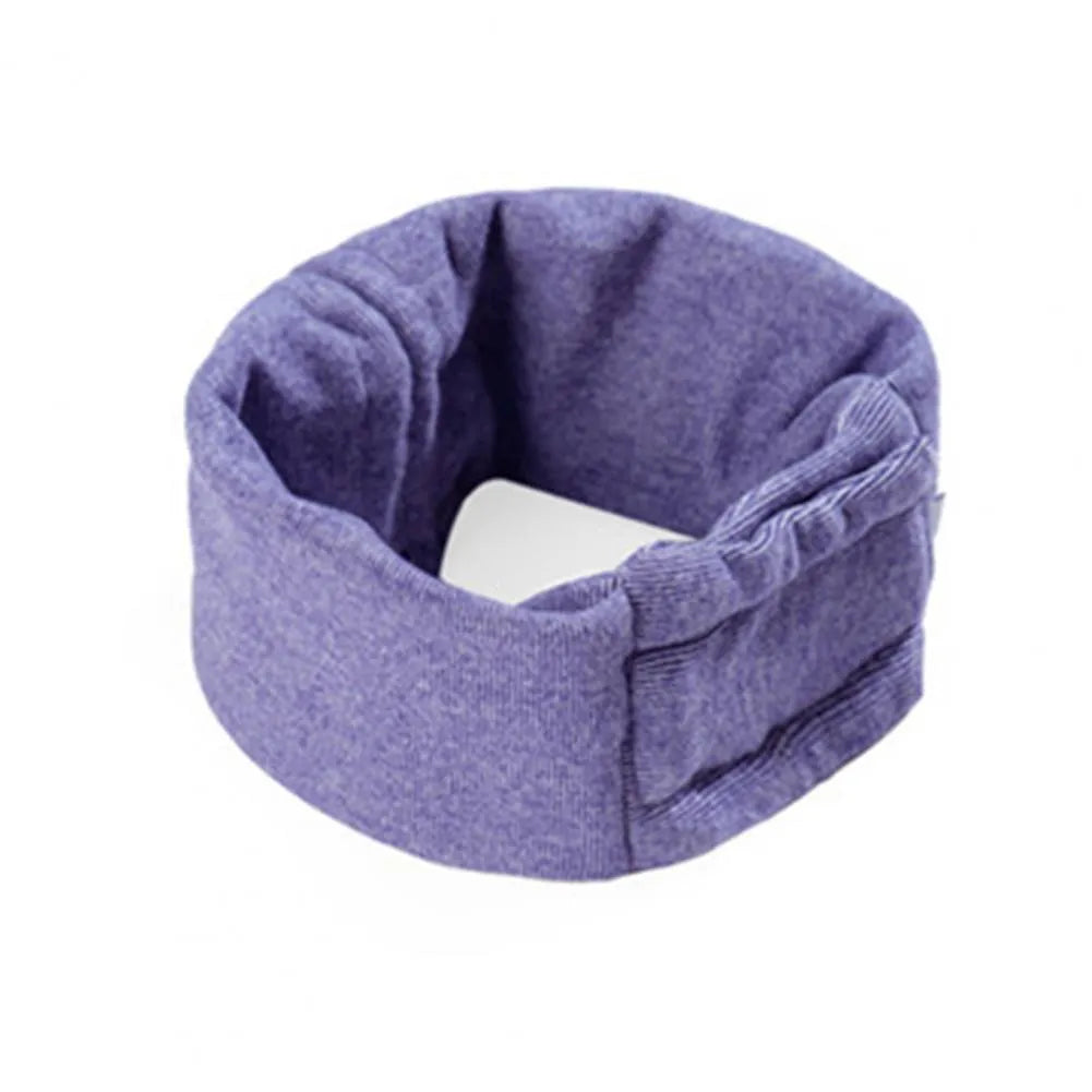 Black noise reduction dog hoodie covering ears and head, polyester fabric, used for calming anxiety and feeding hygiene