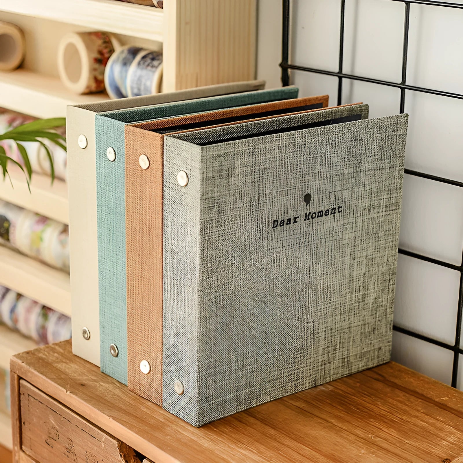 Cotton and linen loose-leaf pocket photo album for 3-inch and 5-inch prints, beige colour, closed view