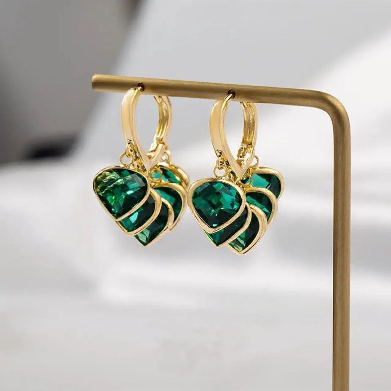 Green heart pendant ear clip earrings in Korean style for women
