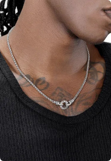 Women's S925 sterling silver clavicle necklace with pendant on a delicate chain.