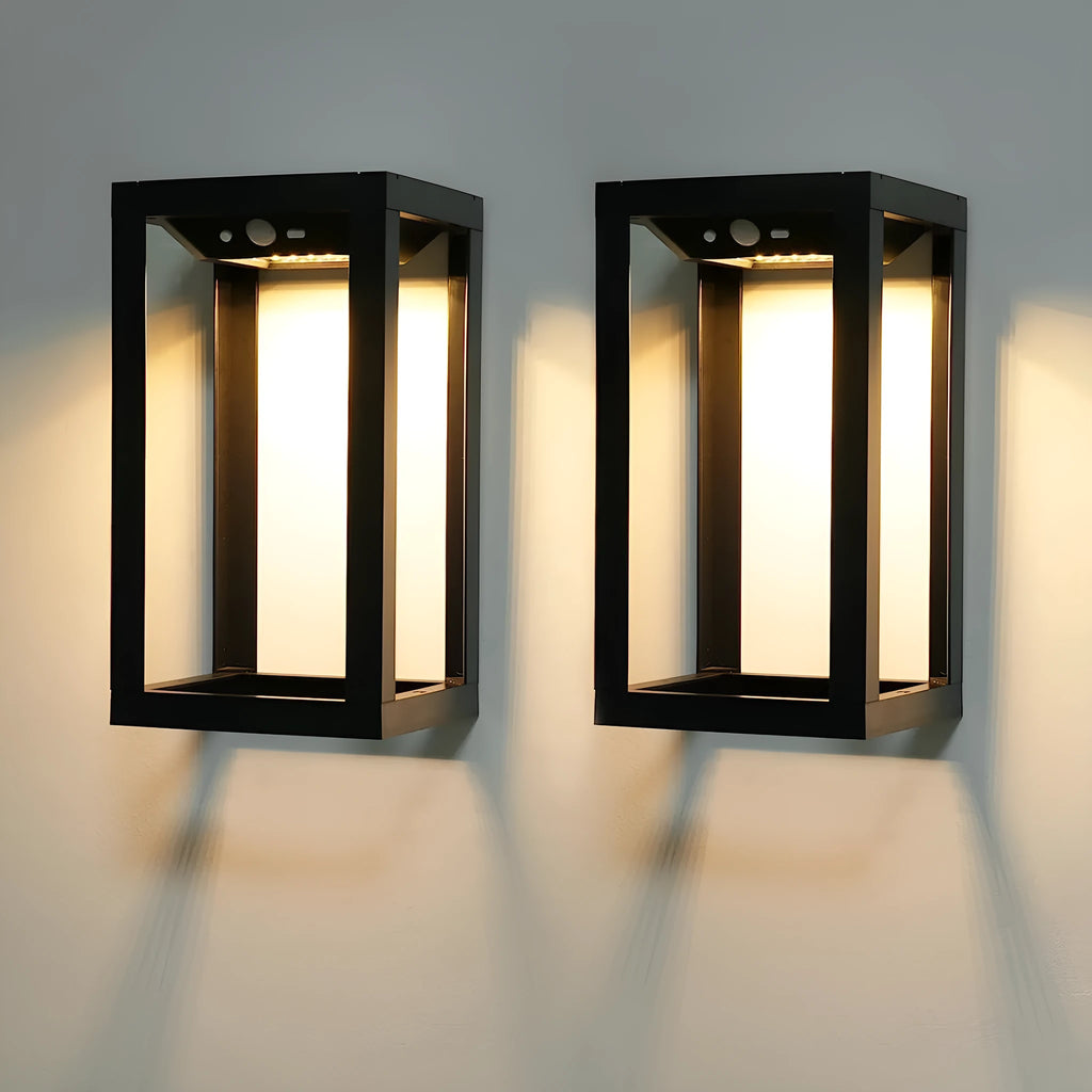 Chinese style solar-powered outdoor wall lamp with plastic housing for garden courtyard lighting