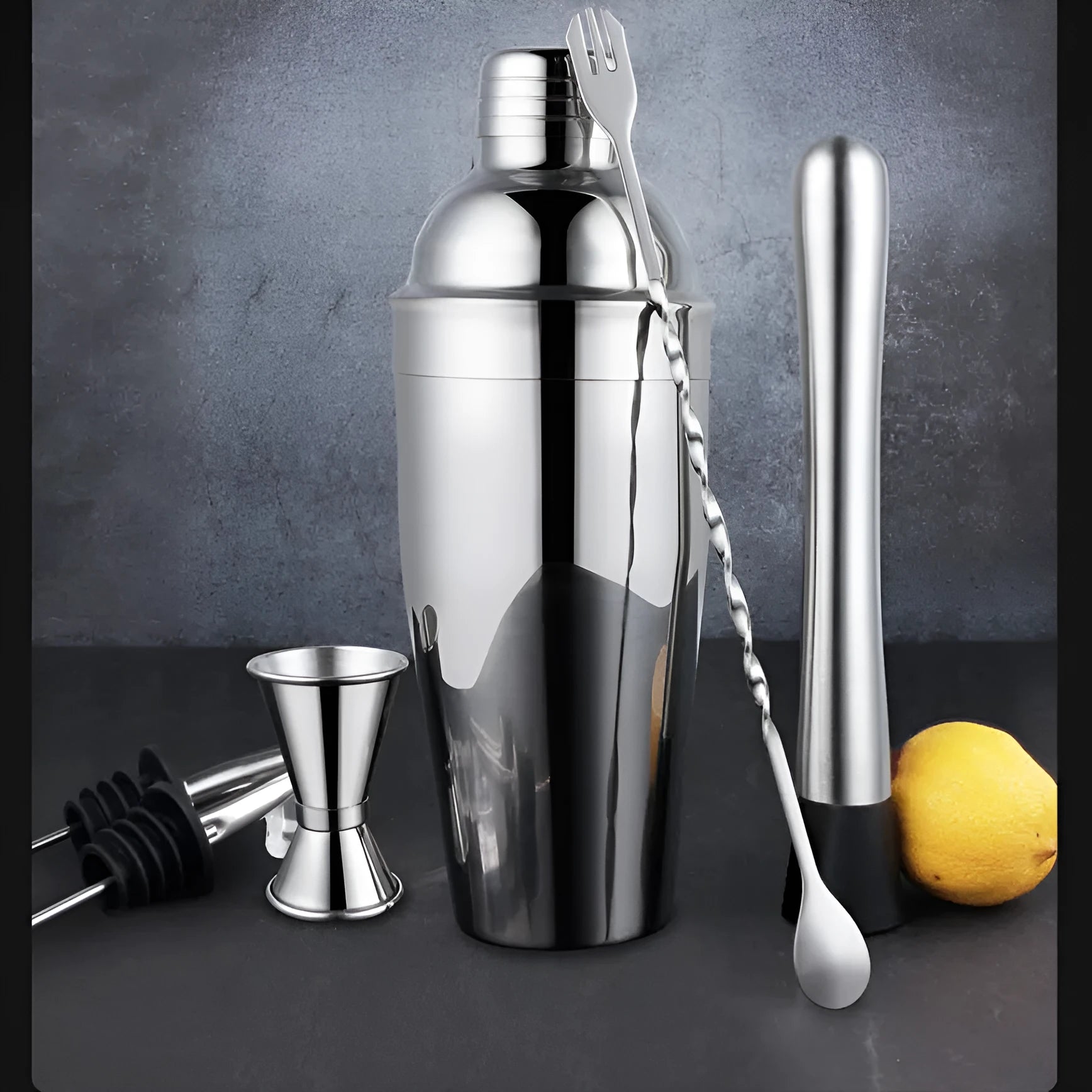23-piece stainless steel and acrylic European style cocktail set with shakers and bar tools
