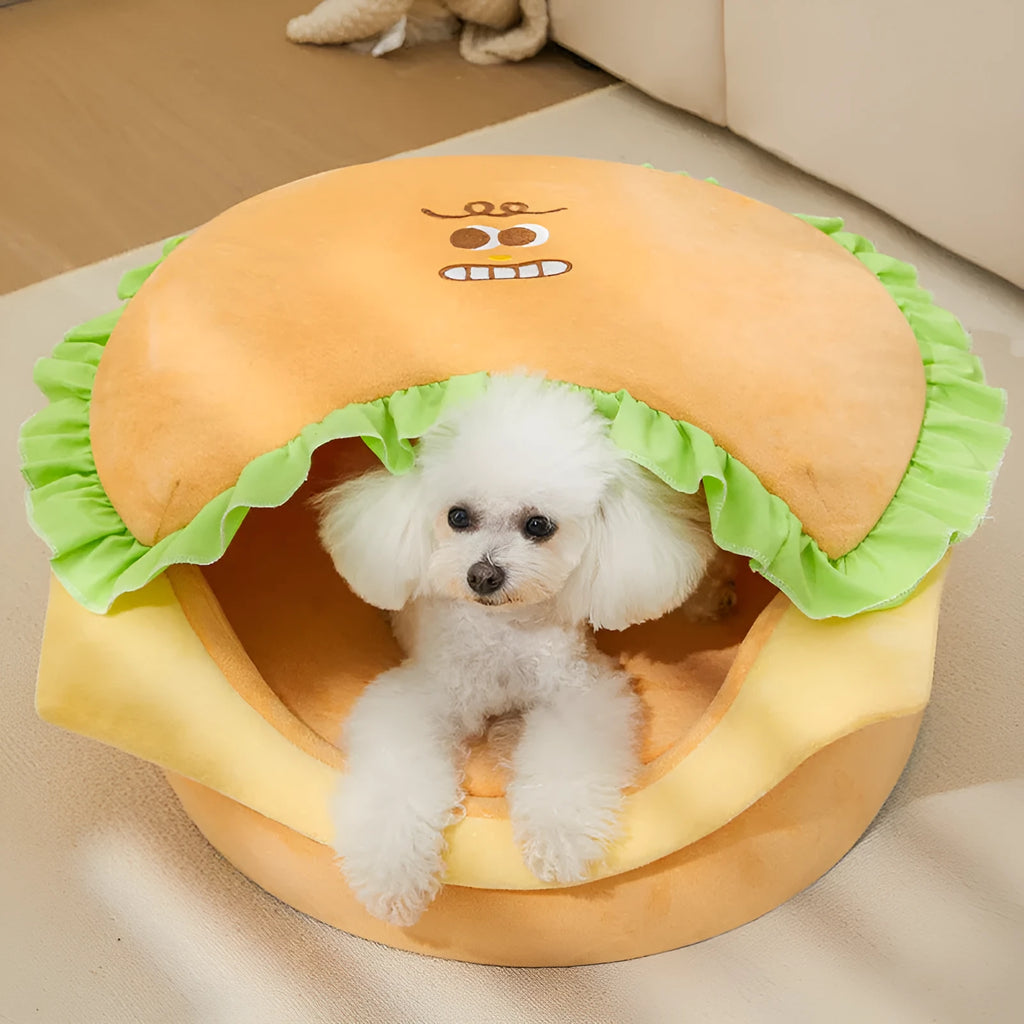 Medium sized detachable cat kennel with warm closed winter design for all-season feline accommodation
