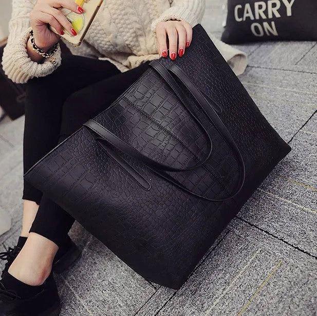 Simple fashion EuropeShoulder Bag for spring and summer 2021 in black or grey colours