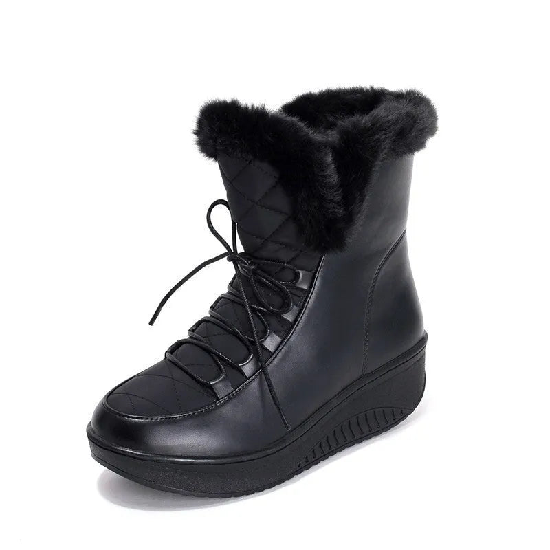 Women's black winter boots with 3cm platform, lace-up closure and plush lining