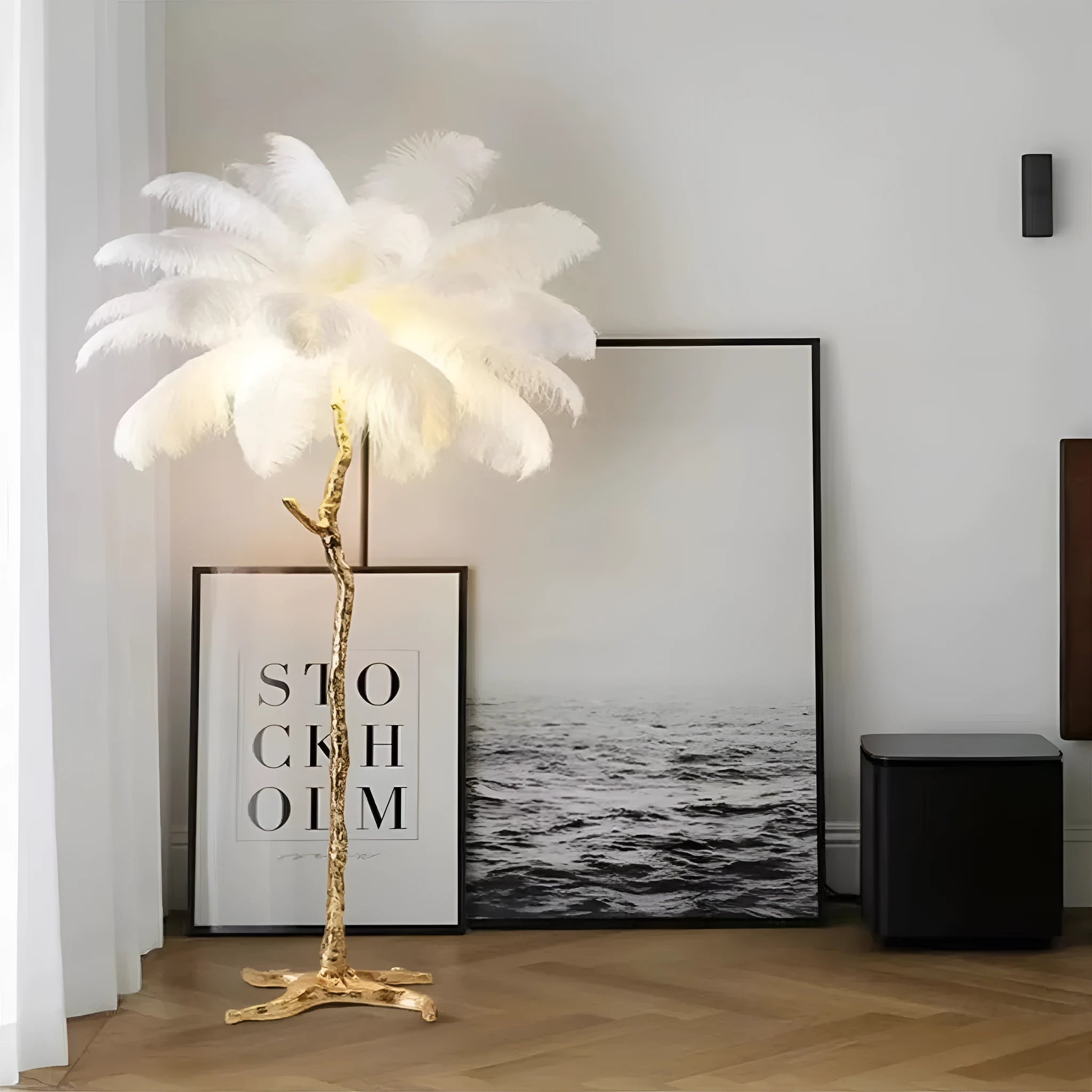 Decorative resin feather floor lamp with 32 feather details measuring 170cm tall