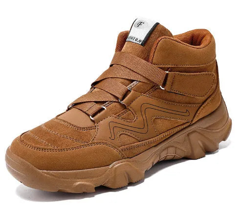Men's casual walking shoes in five colour variations with sizes 39-49