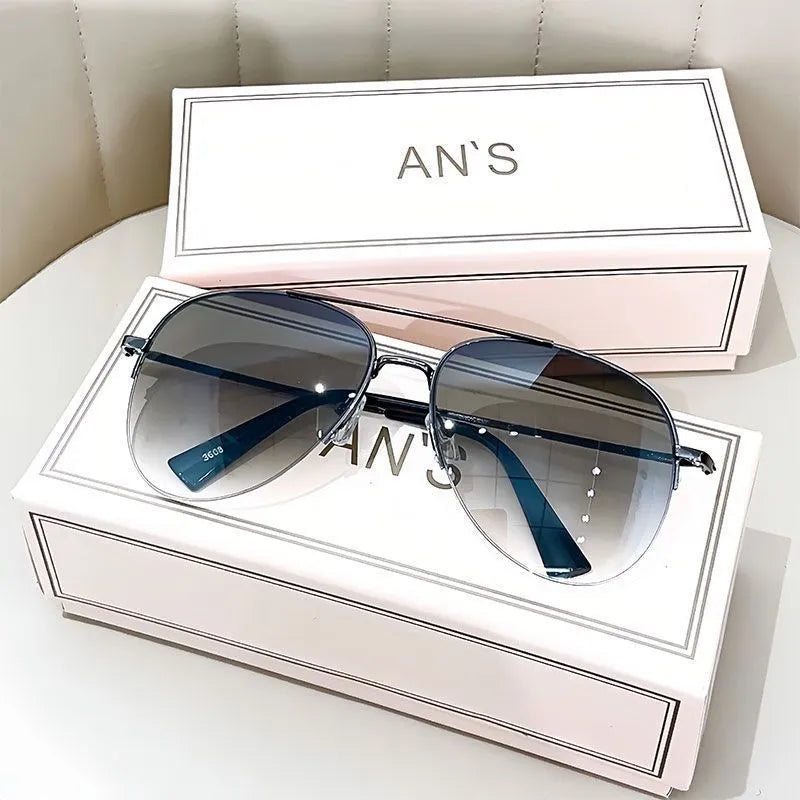 Big face aviator sunglasses with sheet metal frame and resin lens in gun mount blue colour