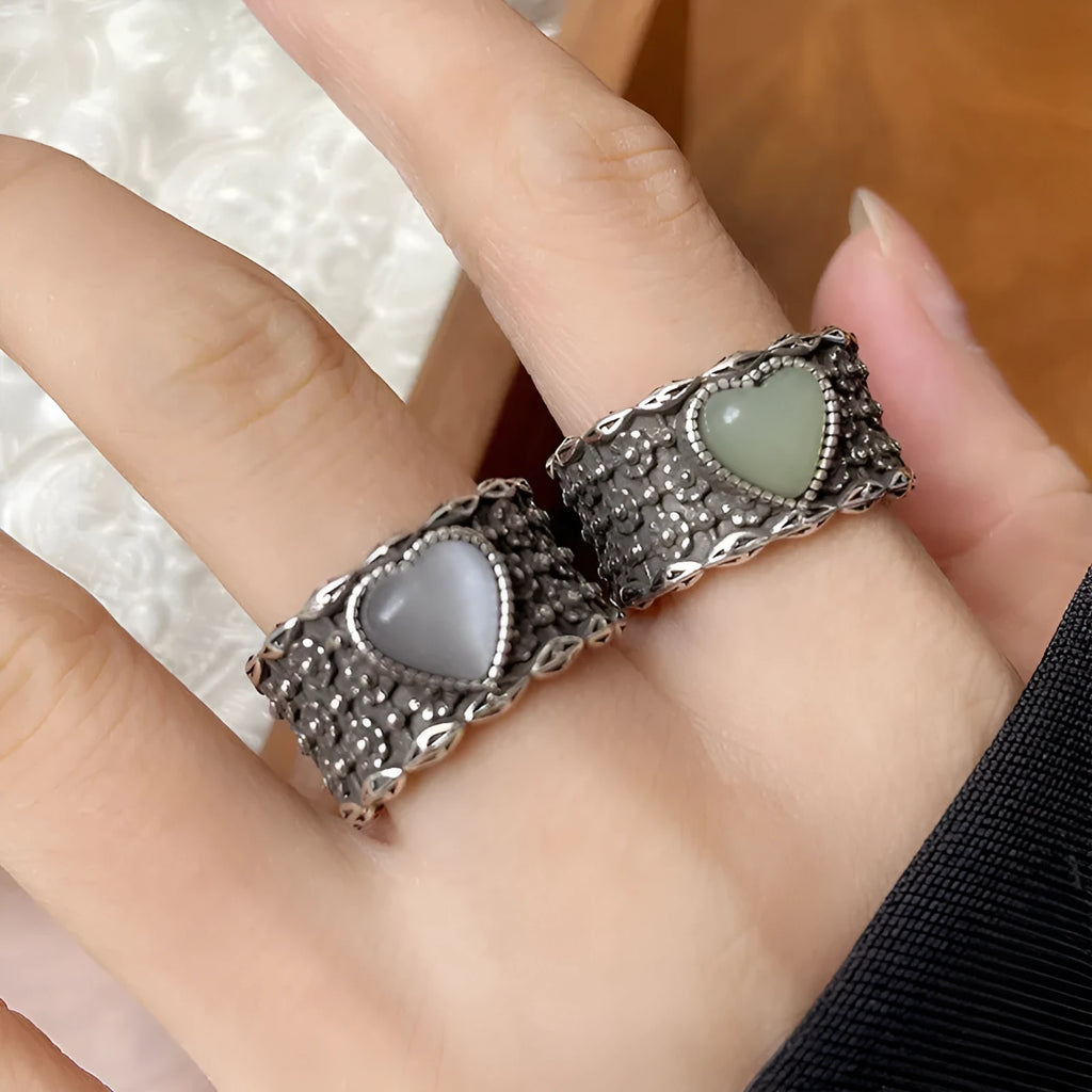 Retro wide-faced adjustable heart ring in white or green with white copper plated silver construction