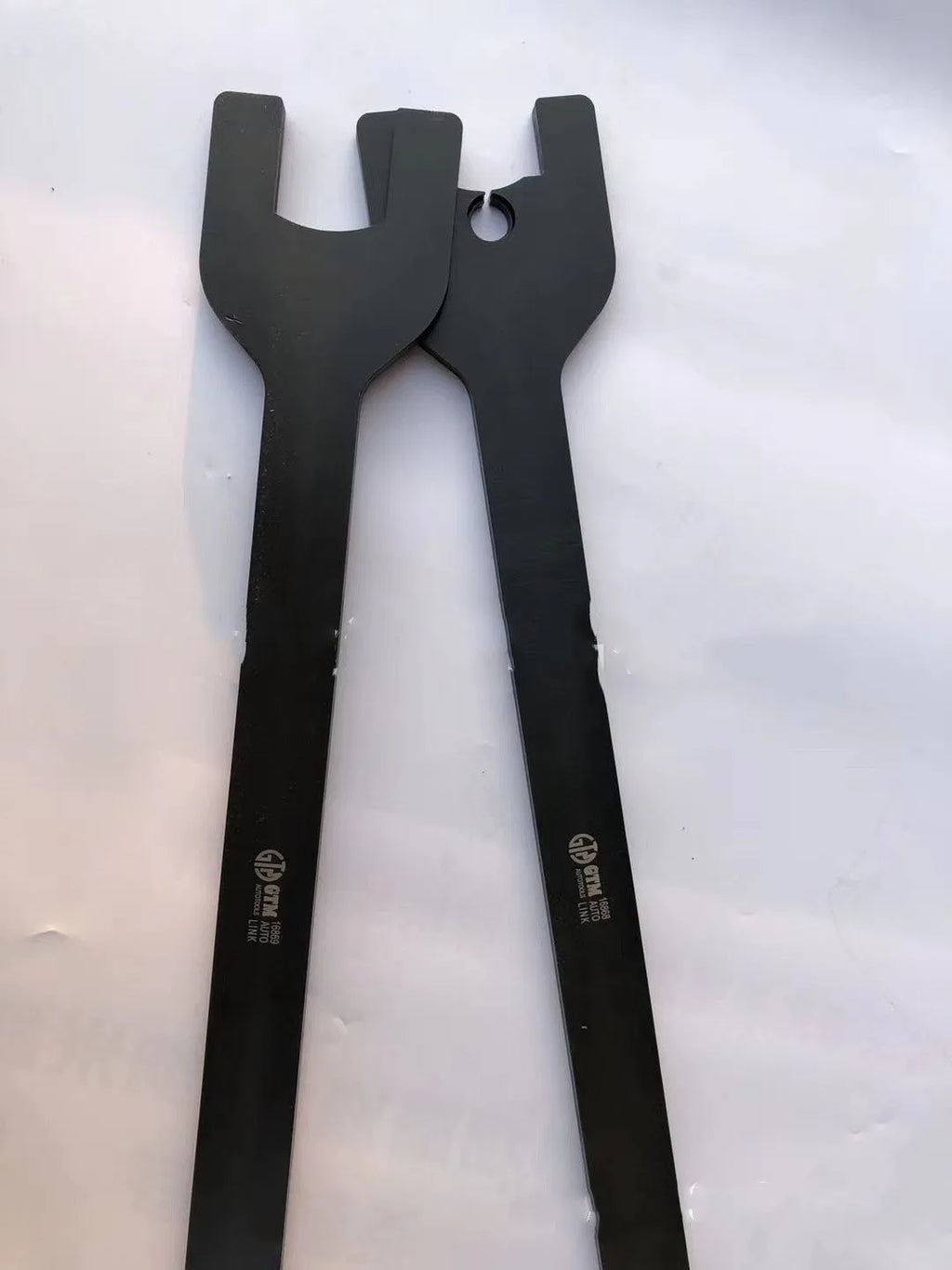 Two Land Rover fan wrench tools, sizes 36mm and 40mm, made from alloy steel for auto repair.