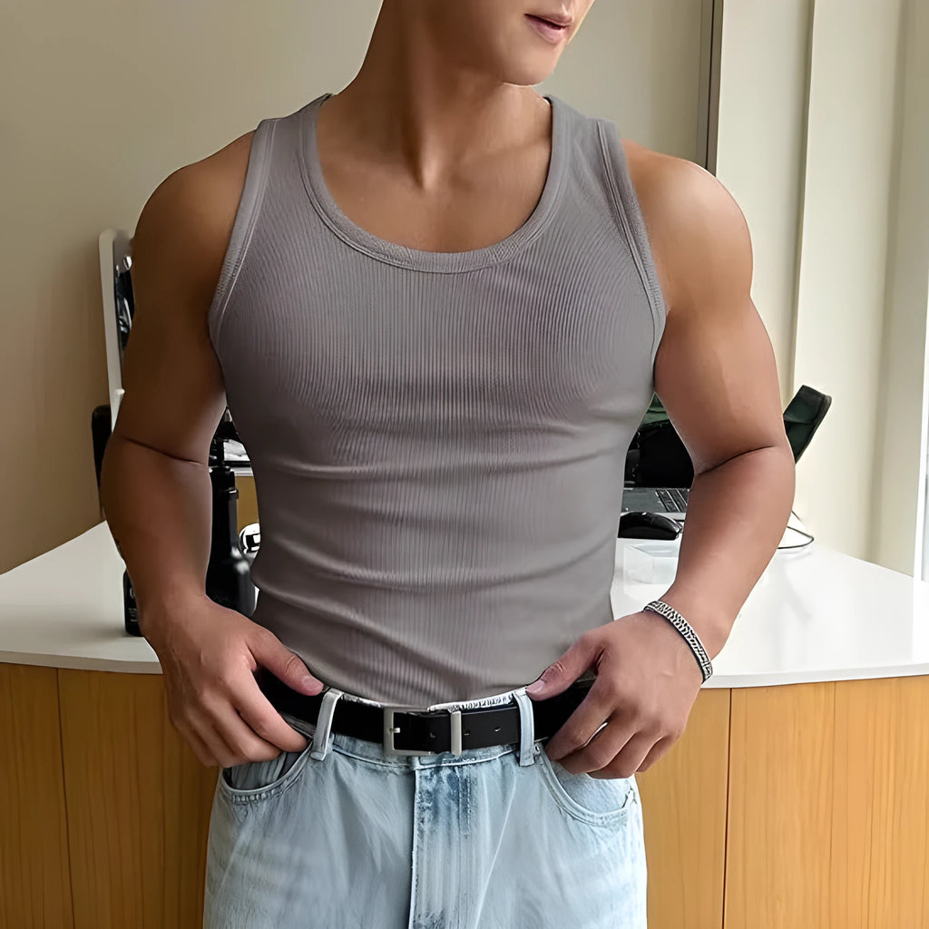 Men's tight fit round neck sport t-shirt in multiple colours for summer workouts