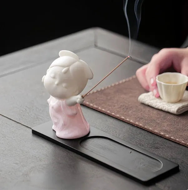 Ceramic court attendant incense burner decoration in cute style with four colour options