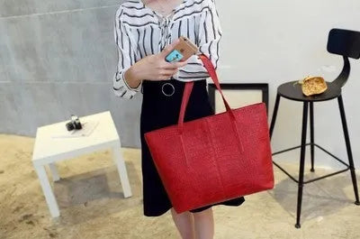 Simple fashion EuropeShoulder Bag for spring and summer 2021 in black or grey colours