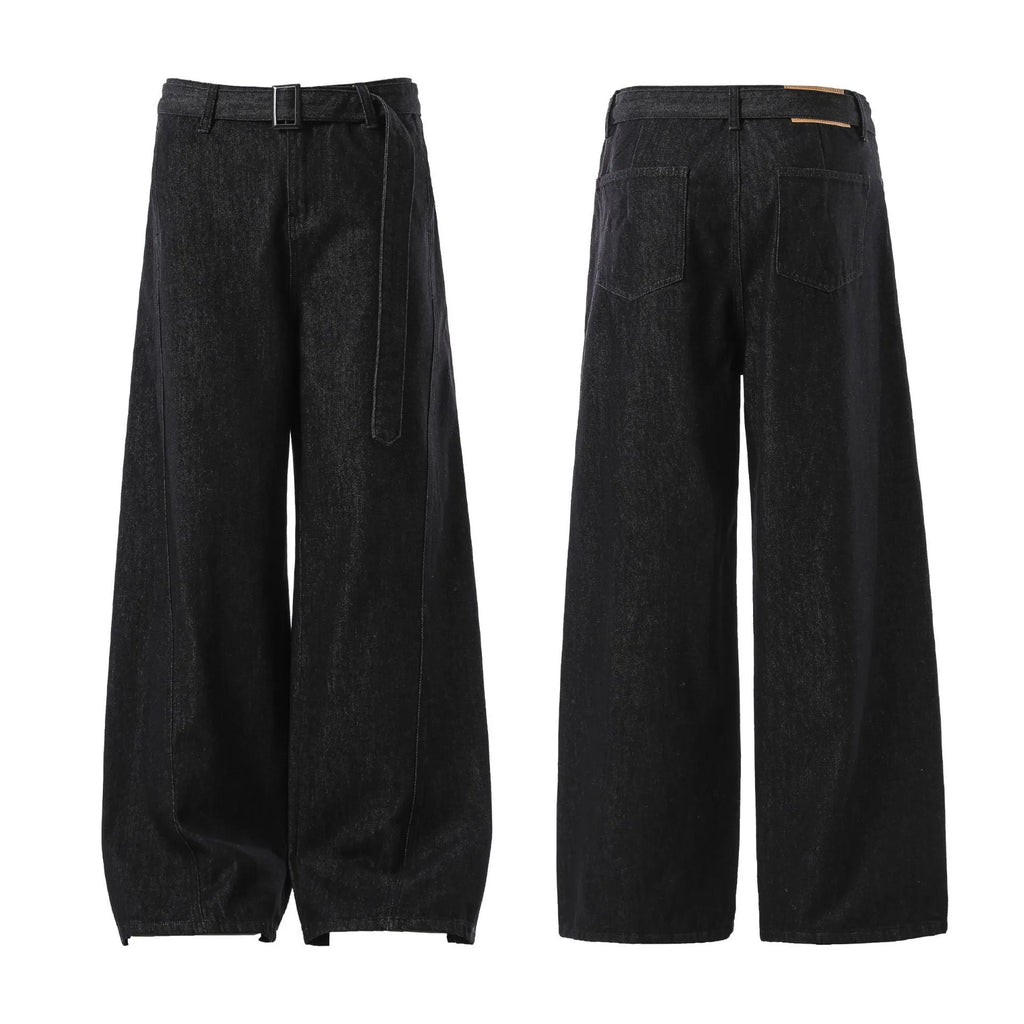 Black women's high-waist straight-leg jeans with zip fly in American retro style