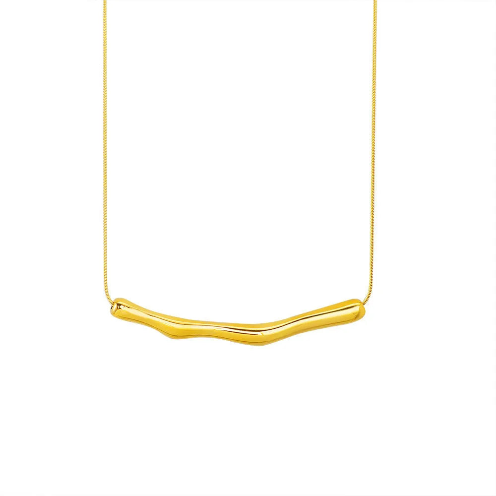 Women's titanium steel necklace with irregular pleated design in gold electroplated finish