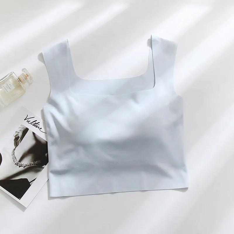 Women's non-marking sling vest with chest pad in seamless nylon construction