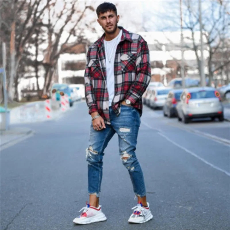 Men's distressed hole jeans in deep blue with slim fit and cotton fabric