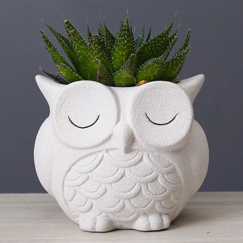 Ceramic owl succulent flower pot with frosted finish in light pink, 11x9x9cm