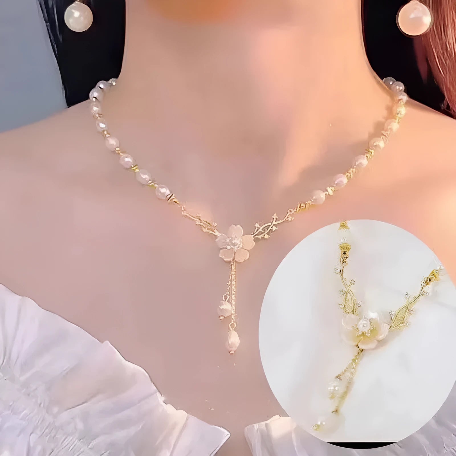 Alloy women's necklace with pearl flower pendant and rose floral decorations on a pearl chain.