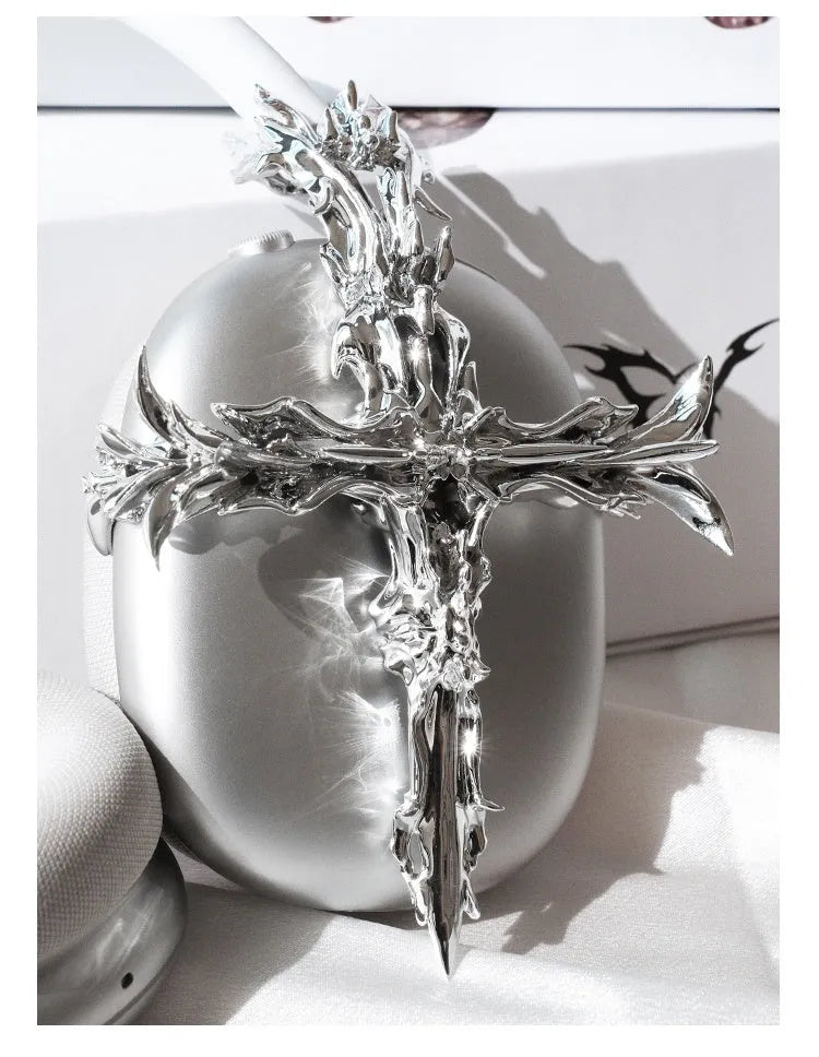 Gothic resin cross headphone cover for Apple AirPods Max in silver colour, hard shell 3D printed