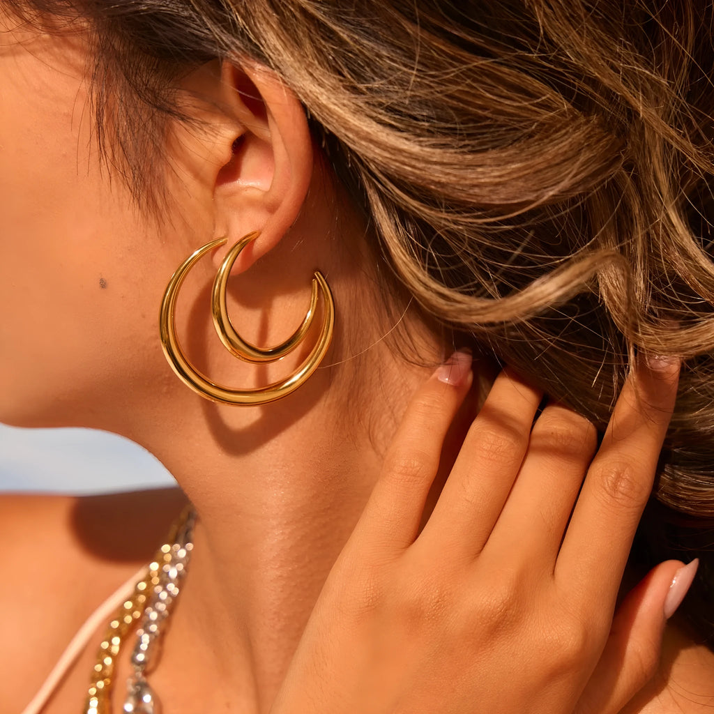 Titanium steel geometric round hoop earrings with 18K gold plating in small and large sizes