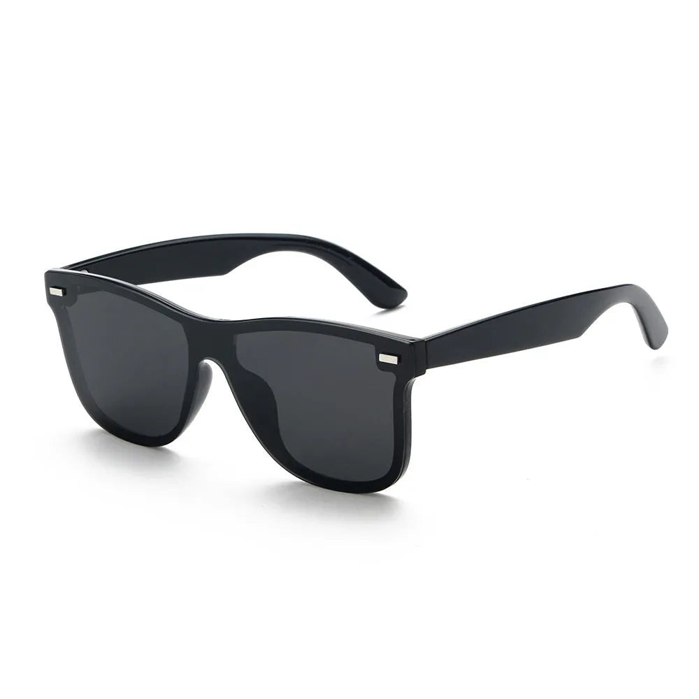 Polarised sunglasses in C2 sand black frame with gray piece for driving and outdoor sports use