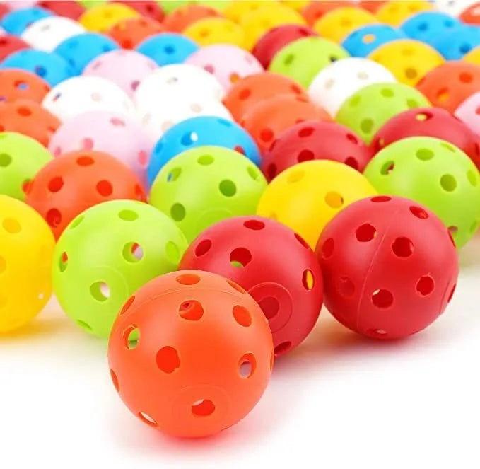 Multi-colour 26-hole golf practice balls with 42mm diameter for putting training