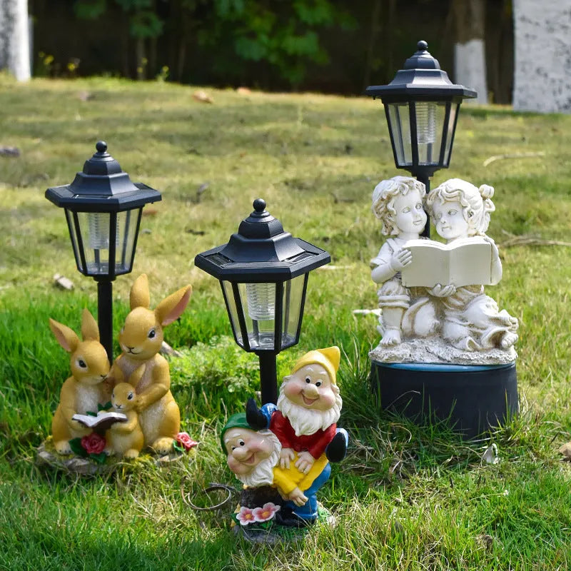 Hexagonal solar garden lamp in American country style with animal figurine decoration