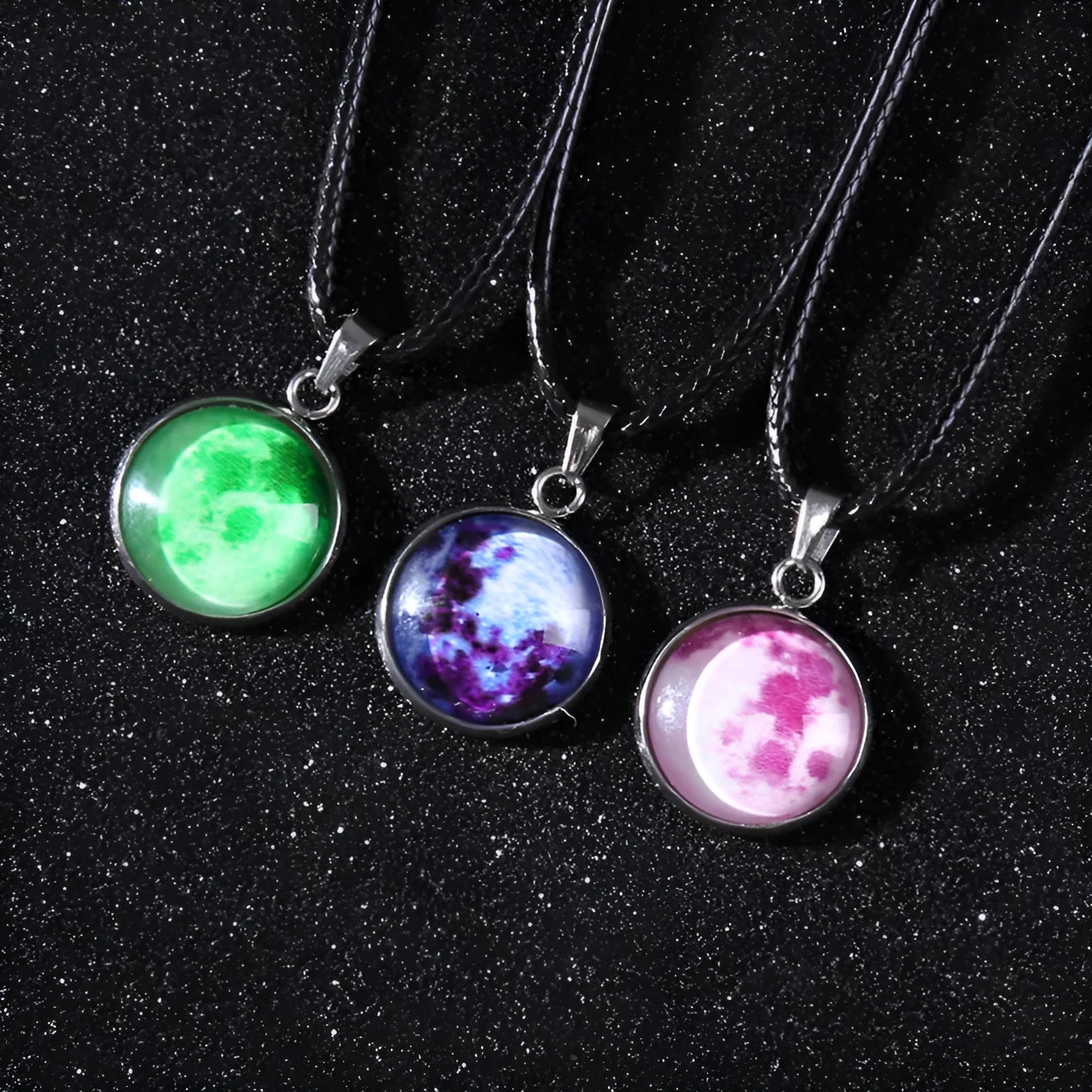 Christmas constellation pendant necklace with luminous alloy chain and blue night sky glass pendant.