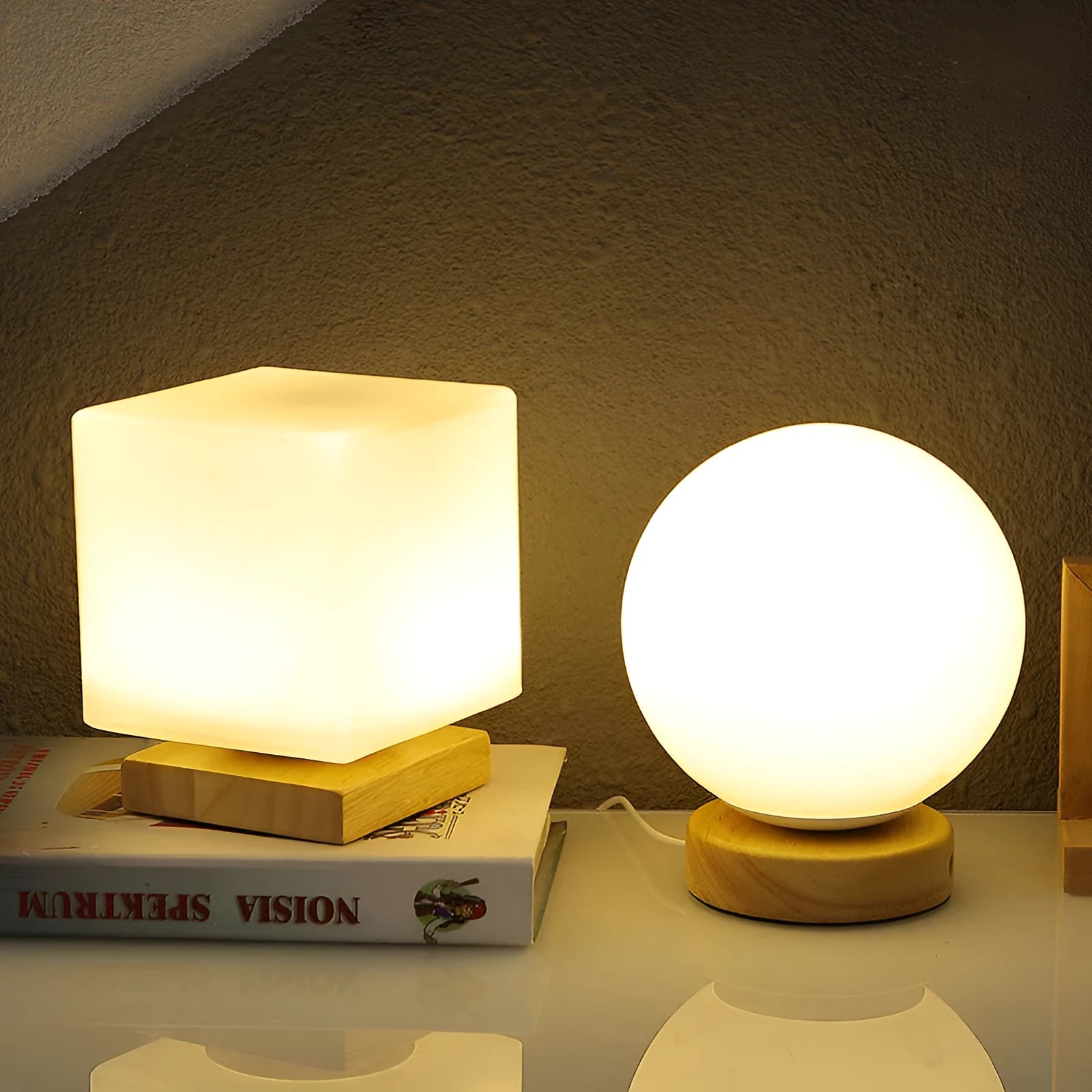 Nordic solid wood USB table lamp in white with touch dimming and floral design