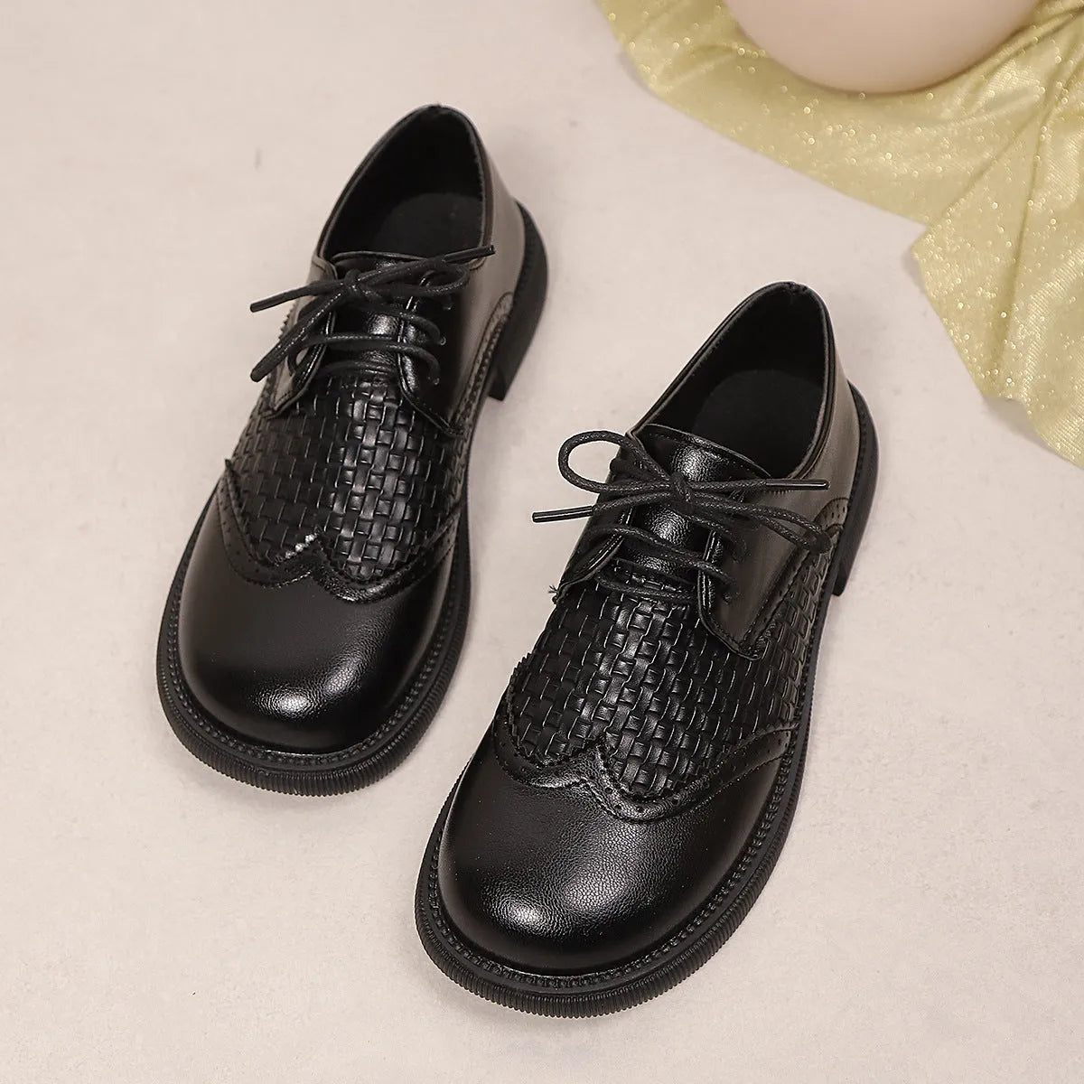 Women's mid heel lace-up mesh PU leather shoes, black single colour, low square heel, round toe design