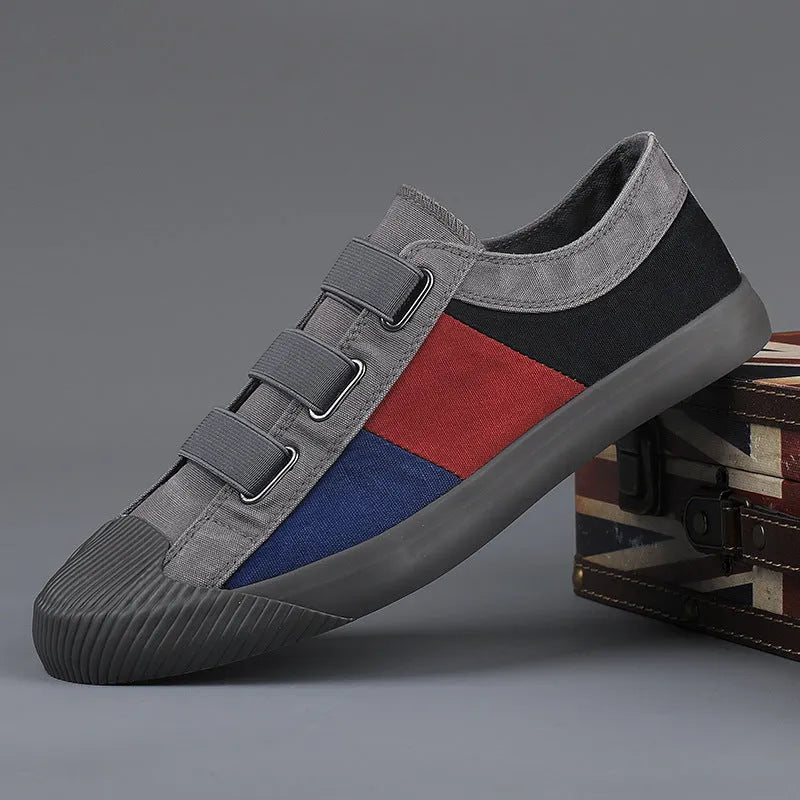 Men's low-top canvas sneakers with elastic band closure and rubber soles in beige colour