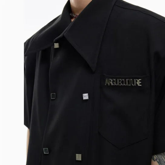 Men's loose fit casual short-sleeved shirt with decorative metal buttons on front