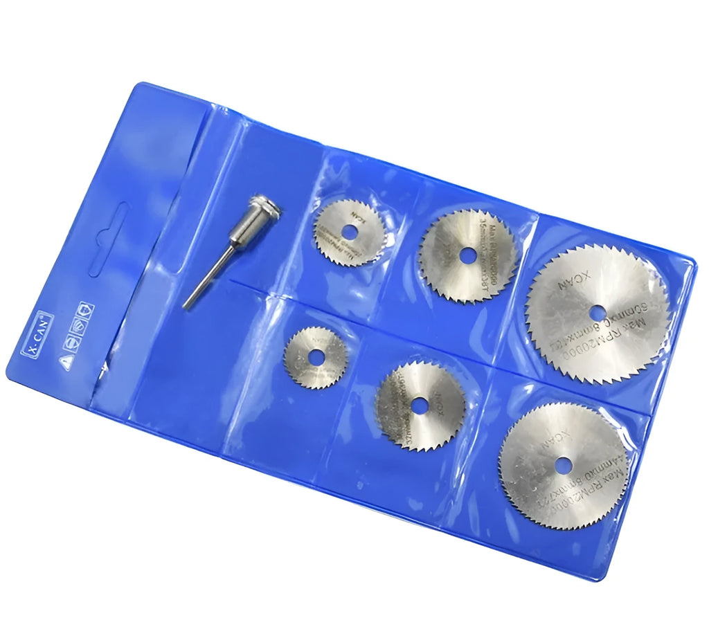 Set of circular saw blades and mandrel for woodworking with high-speed steel construction