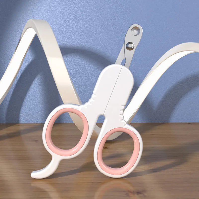 Professional pet nail clippers with curved tips and rubber-coated handle for cats and small dogs