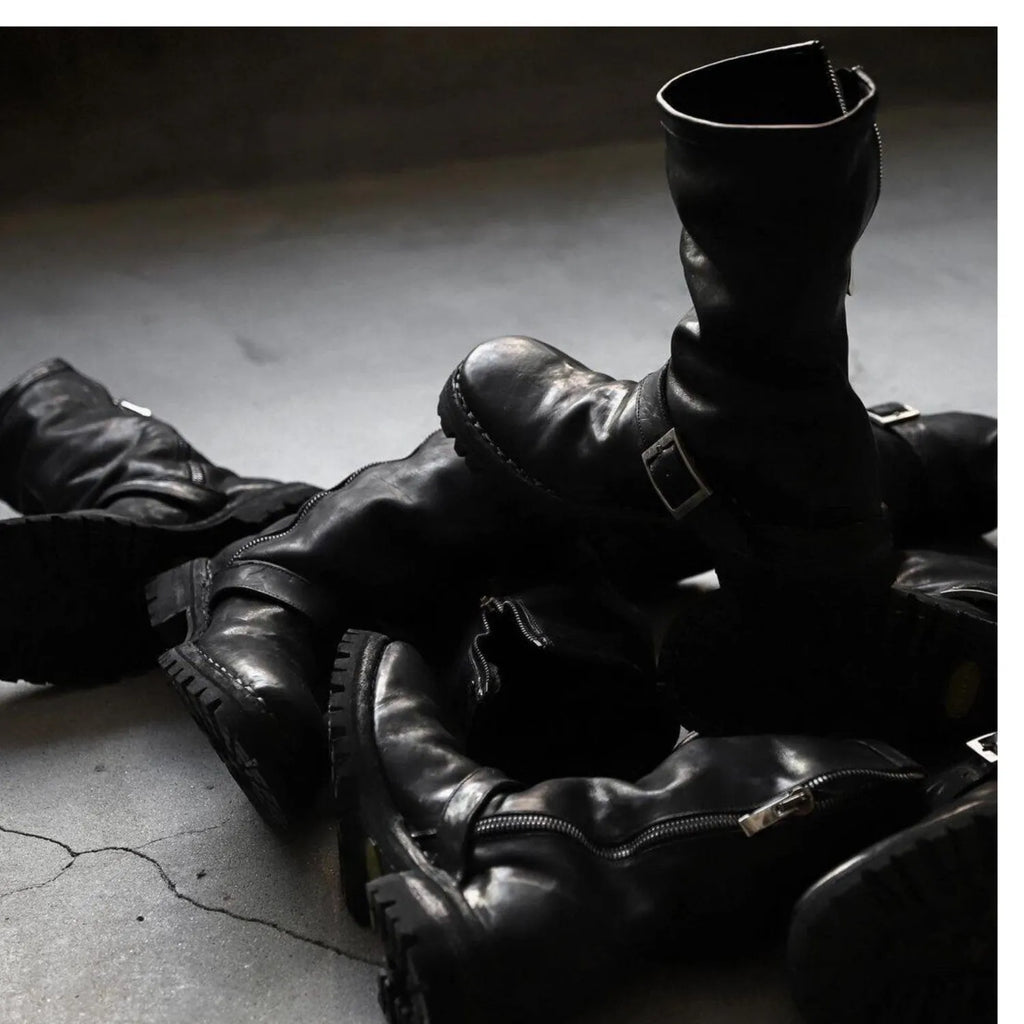 Men's black retro Martin boots with side zipper closure and round toe