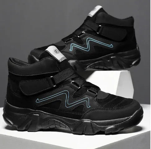 Men's black slip-on casual shoes with flexible construction