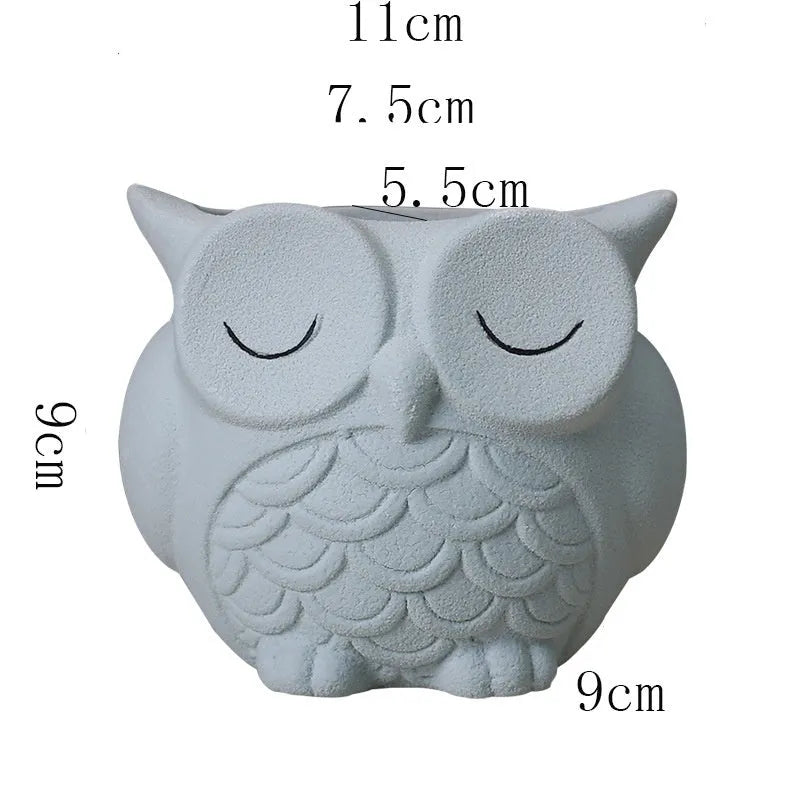 Ceramic owl succulent flower pot with frosted finish in light pink, 11x9x9cm