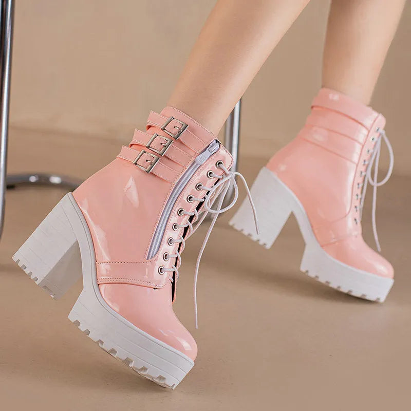 Women's black thick heel short boots with lace-up front and round toe design
