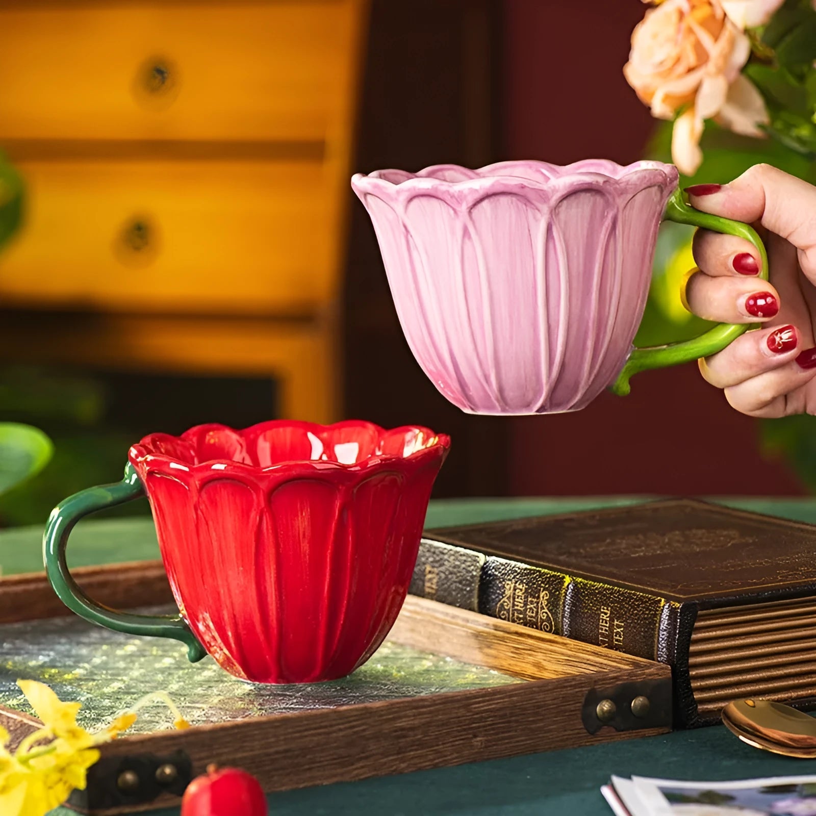 Ceramic breakfast cup with flower patterns showing 500ml capacity and pastoral style design