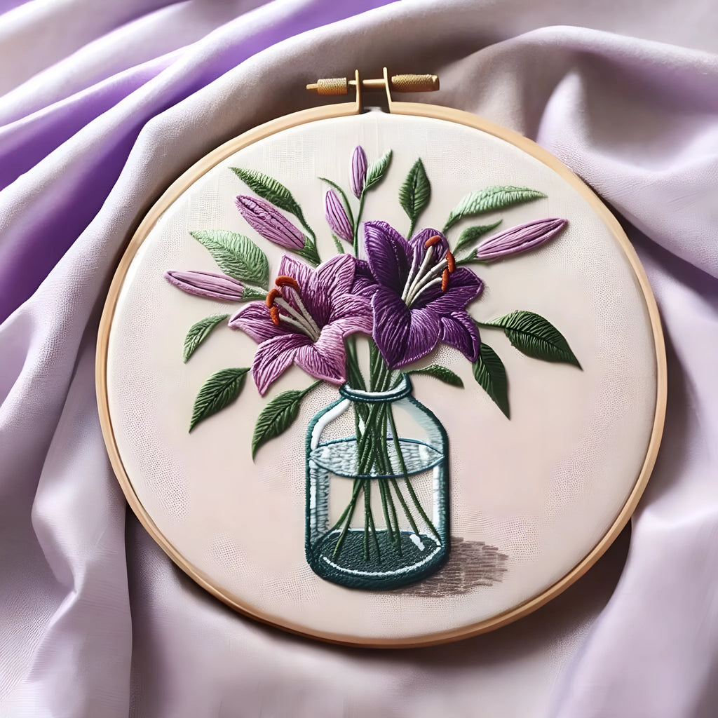 Purple lily flower embroidery pattern on 28x28cm cotton and linen cloth with imitation bamboo frame stand