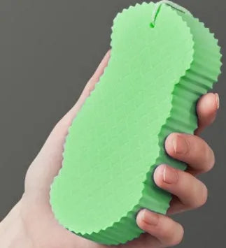 3D fish scale pattern bath sponge in multiple colours for gentle body exfoliation