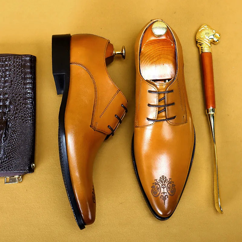Men's pointed carved cowhide leather formal shoes in black with rubber sole and round toe