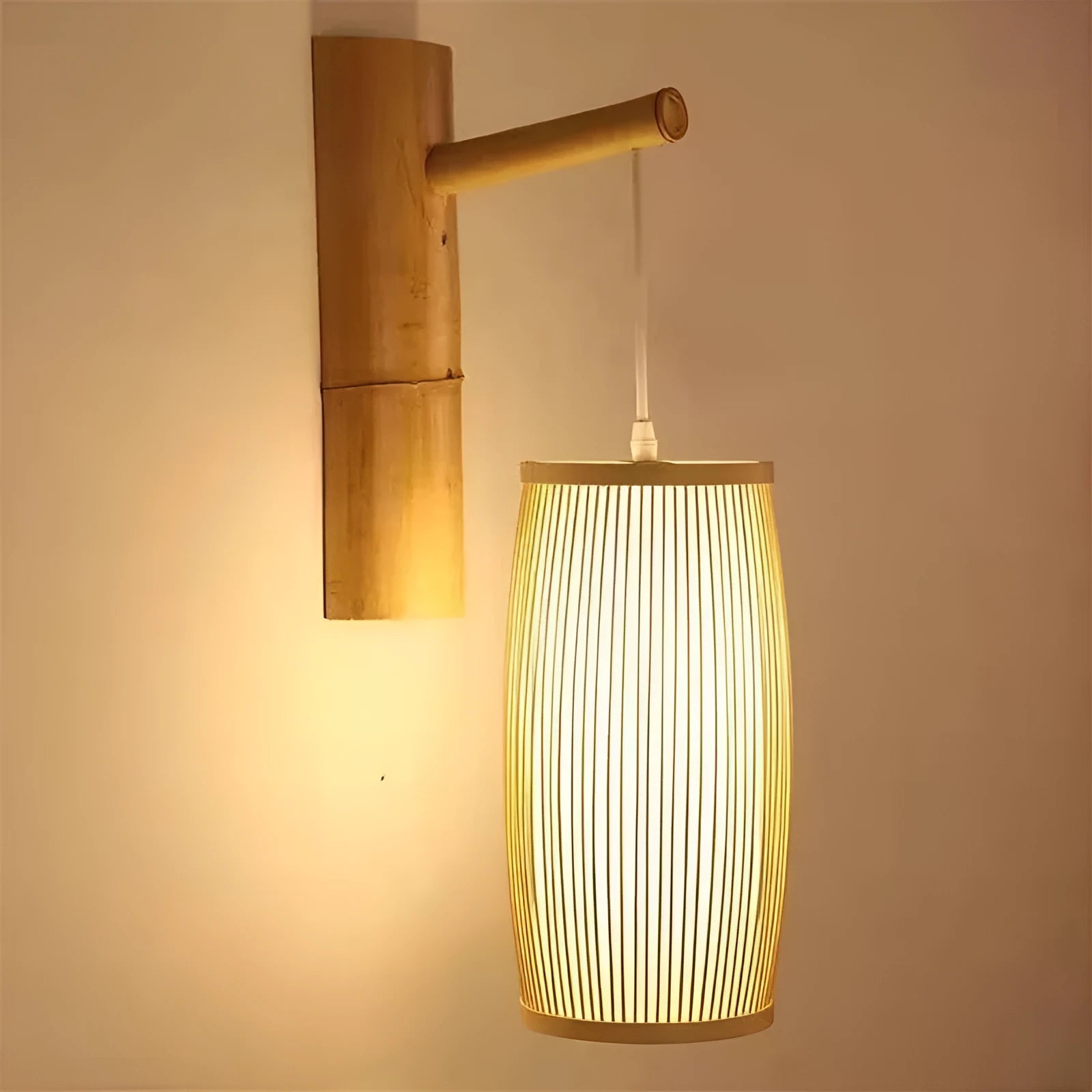 Bamboo plaited decorative table lamp with natural finish, 15cm diameter
