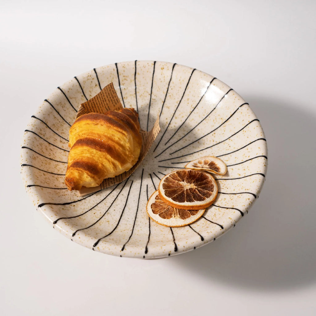 Black and white striped synthetic resin dessert plate with 15cm diameter for retro kitchen decor