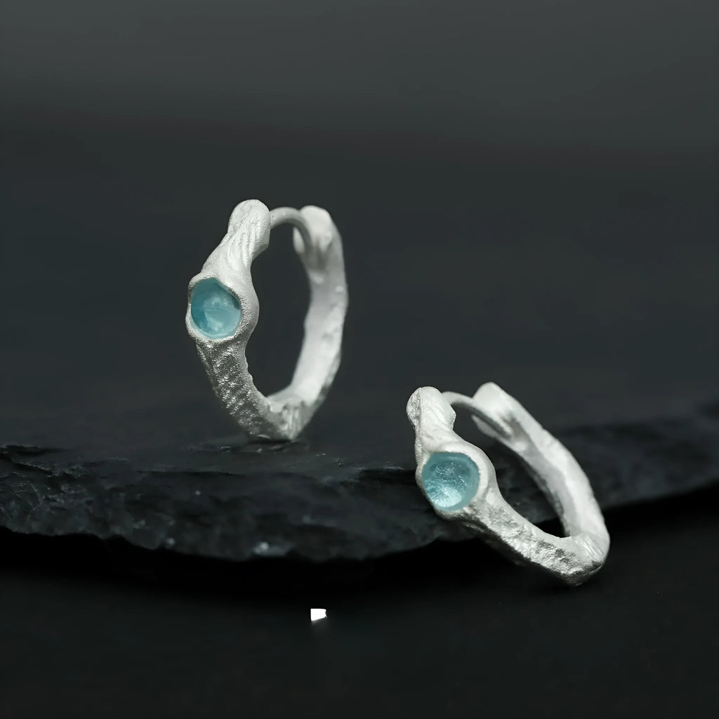 925 silver geometric ear clip with burnt silver electroplated finish and round design elements