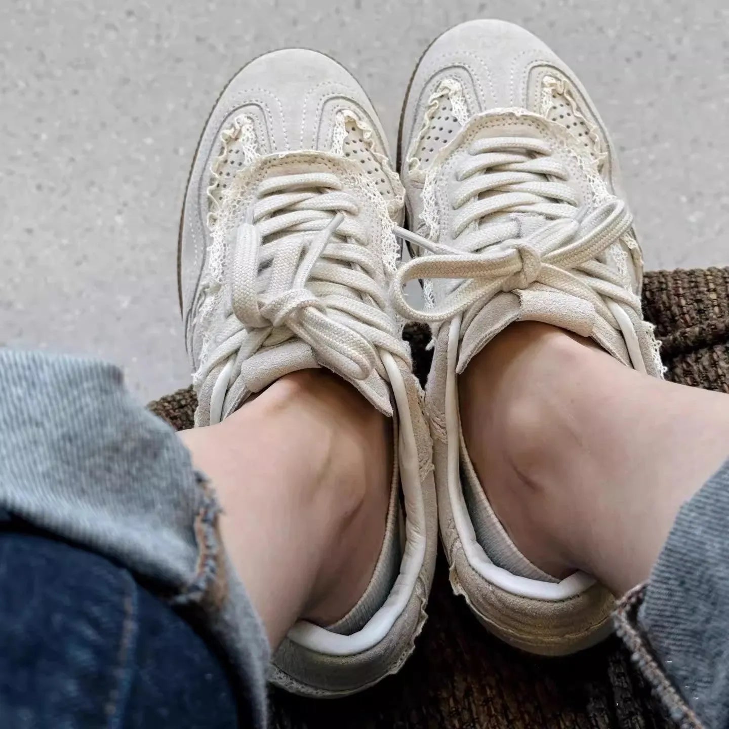 Women's Korean-style ugly-cute training shoes in gray solid colour, low top, front lace-up, natural rubber sole