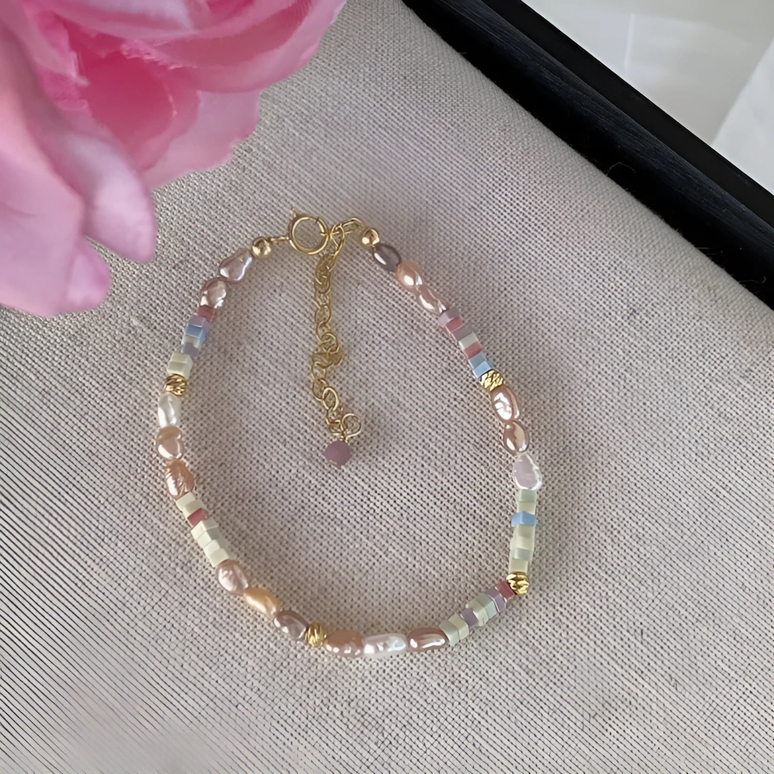Natural pearl jewellery set with gilded 14K purple irregular mini pearls in bracelet and necklace